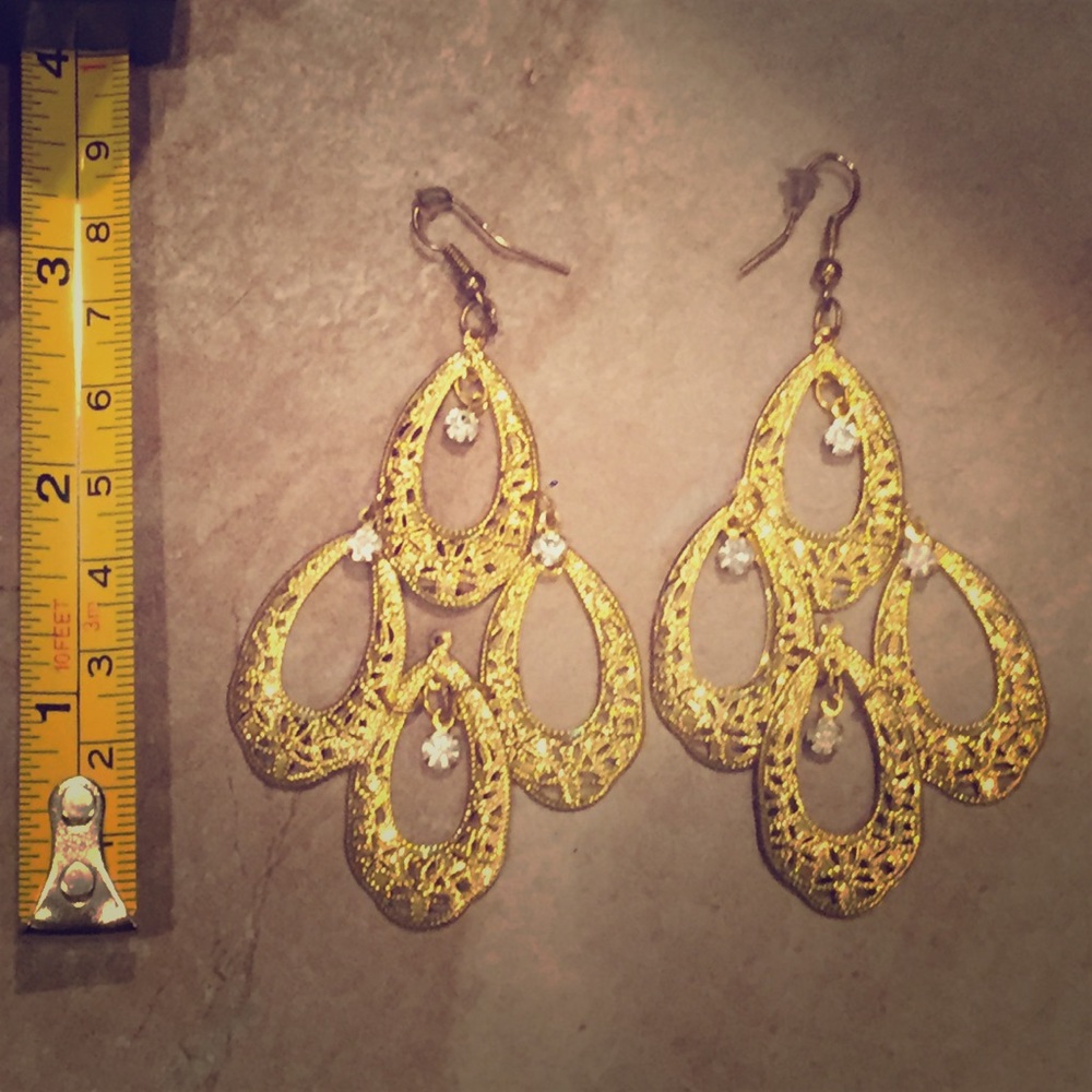 ⚠️FINAL MARKDOWN⚠️✨EUC gold dangly earrings